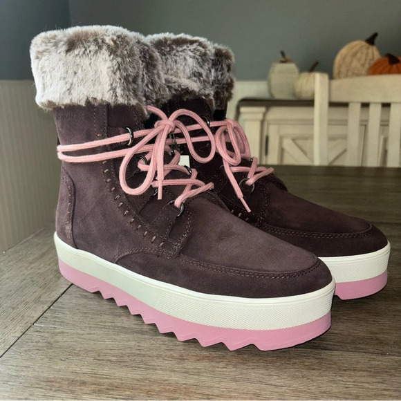 Cougar Women’s Boots NWT - Picture 1 of 7